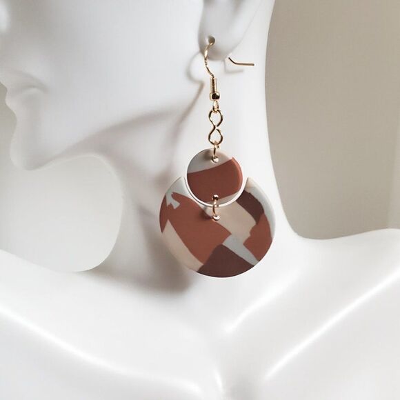 Round faux leather earring - Handmade (NEW) - Picture 3 of 4
